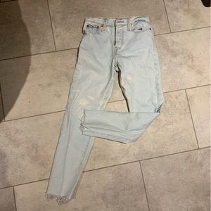 Light wash Levi’s